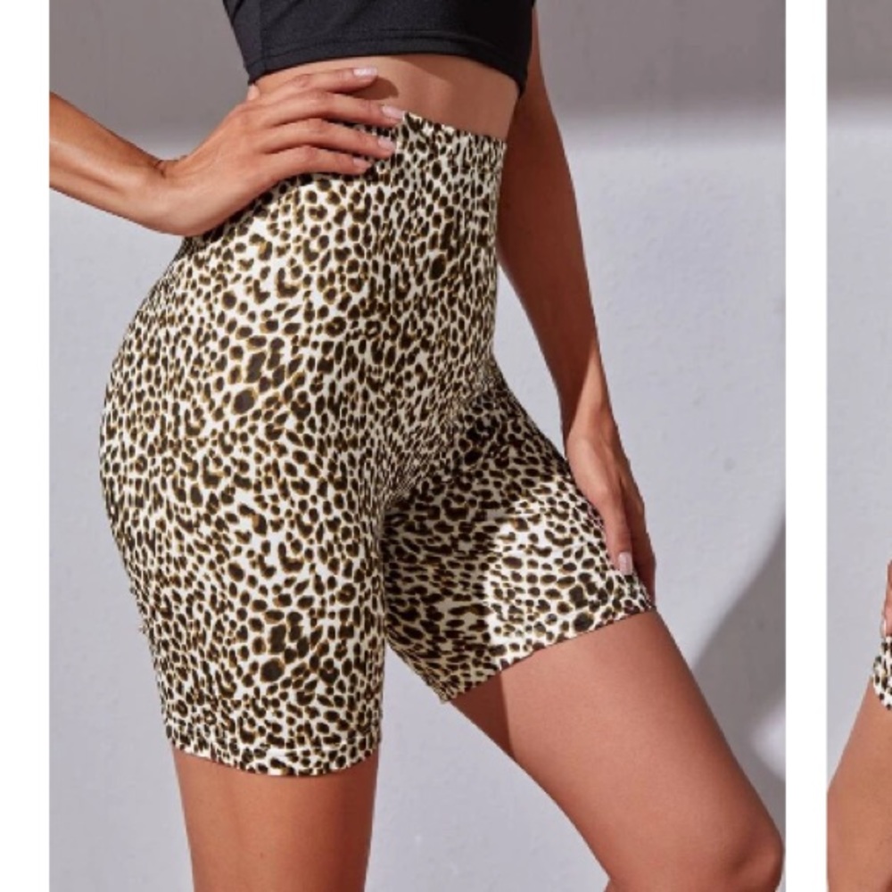 🎉HP4-16🎉Elastic waist leopard biker style shorts